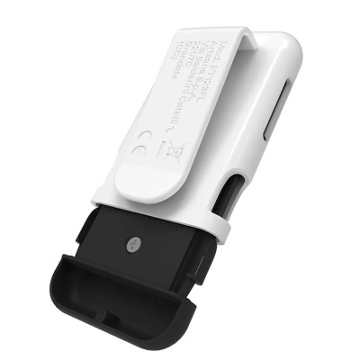 Carregador portátil branco e preto com alça e tampa