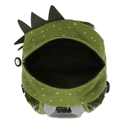 Mochila infantil verde com espinhos e ziper aberta