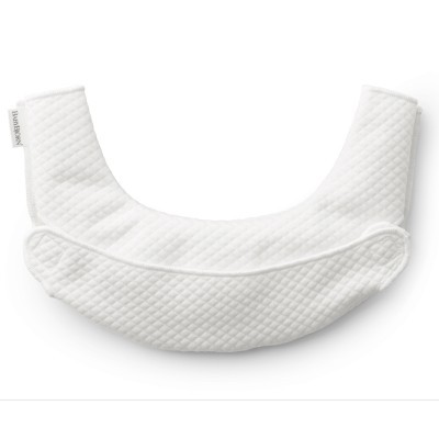 almofada ergonómica branca com padrão matelassê e etiqueta MINIMIZEN