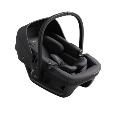 Cadeira auto para bebé preta com alça e cintos acolchoados