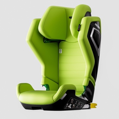 Cadeira para criança verde da marca RECARO com estrutura preta e detalhes em amarelo