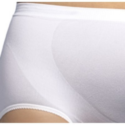 Cuecas femininas brancas em tecido elástico com textura suave