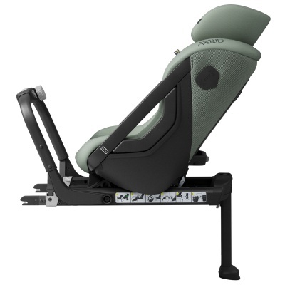 Cadeira auto para criança AXKID verde e preta com etiquetas de instruções