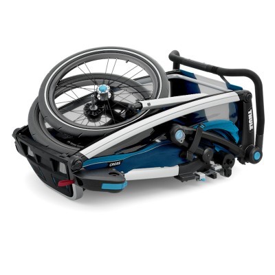 Bicicleta dobrável azul e branca com rodas pretas