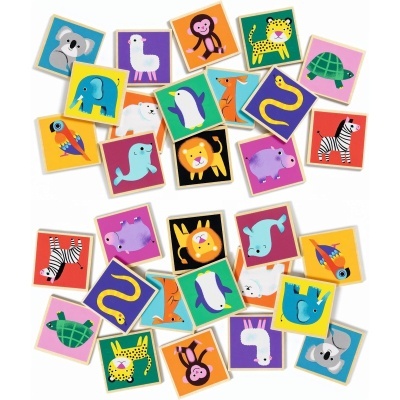 Cartões coloridos com desenhos de animais variados sobre fundo branco