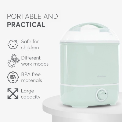 Esterilizador de biberões portátil verde claro e branco com botão frontal
