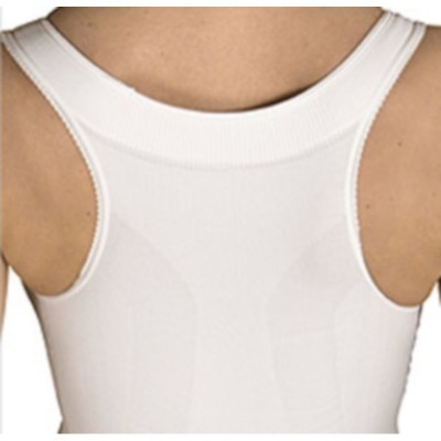 Costas de top branco com alças largas e tecido elástico.