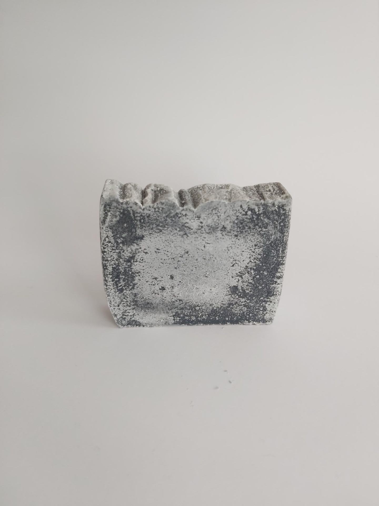 Sabonete Acne e Borbulhas GRANEL Sabonete cinzento rugoso com superfície irregular