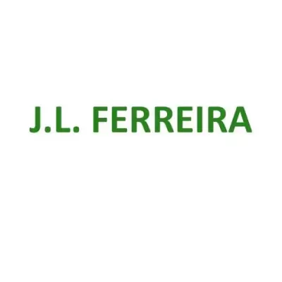 Texto J.L. FERREIRA em verde sobre fundo branco