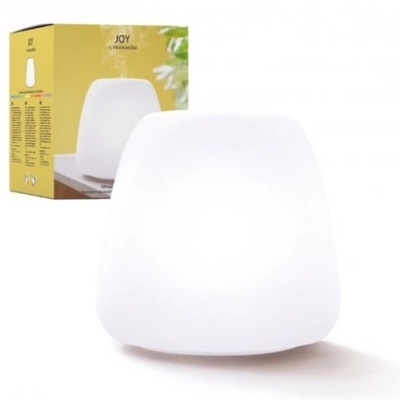 Lâmpada branca fosca ao lado de uma caixa amarela com texto JOY by PRANARÔMA