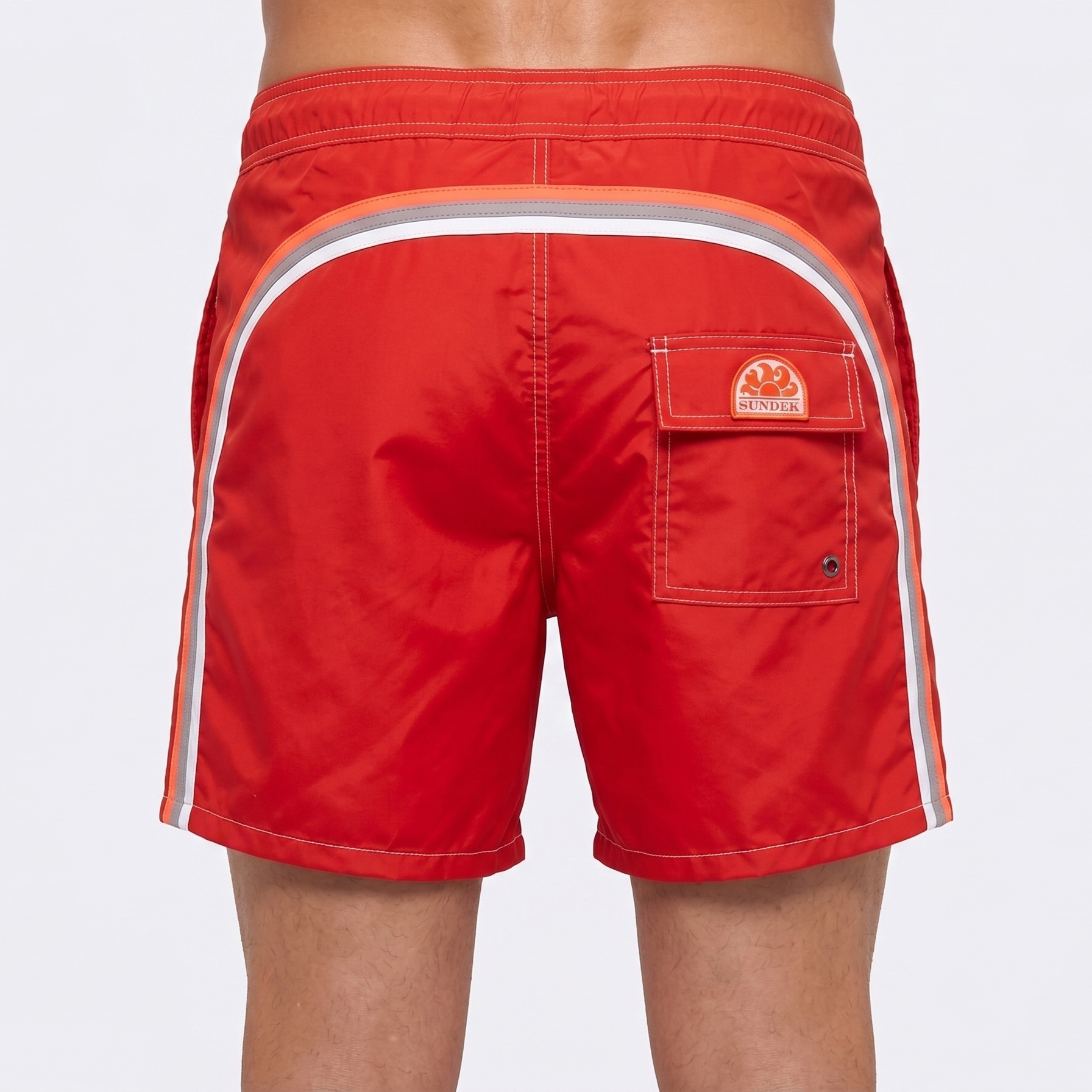 Calções de banho vermelhos com bolso traseiro e detalhes coloridos