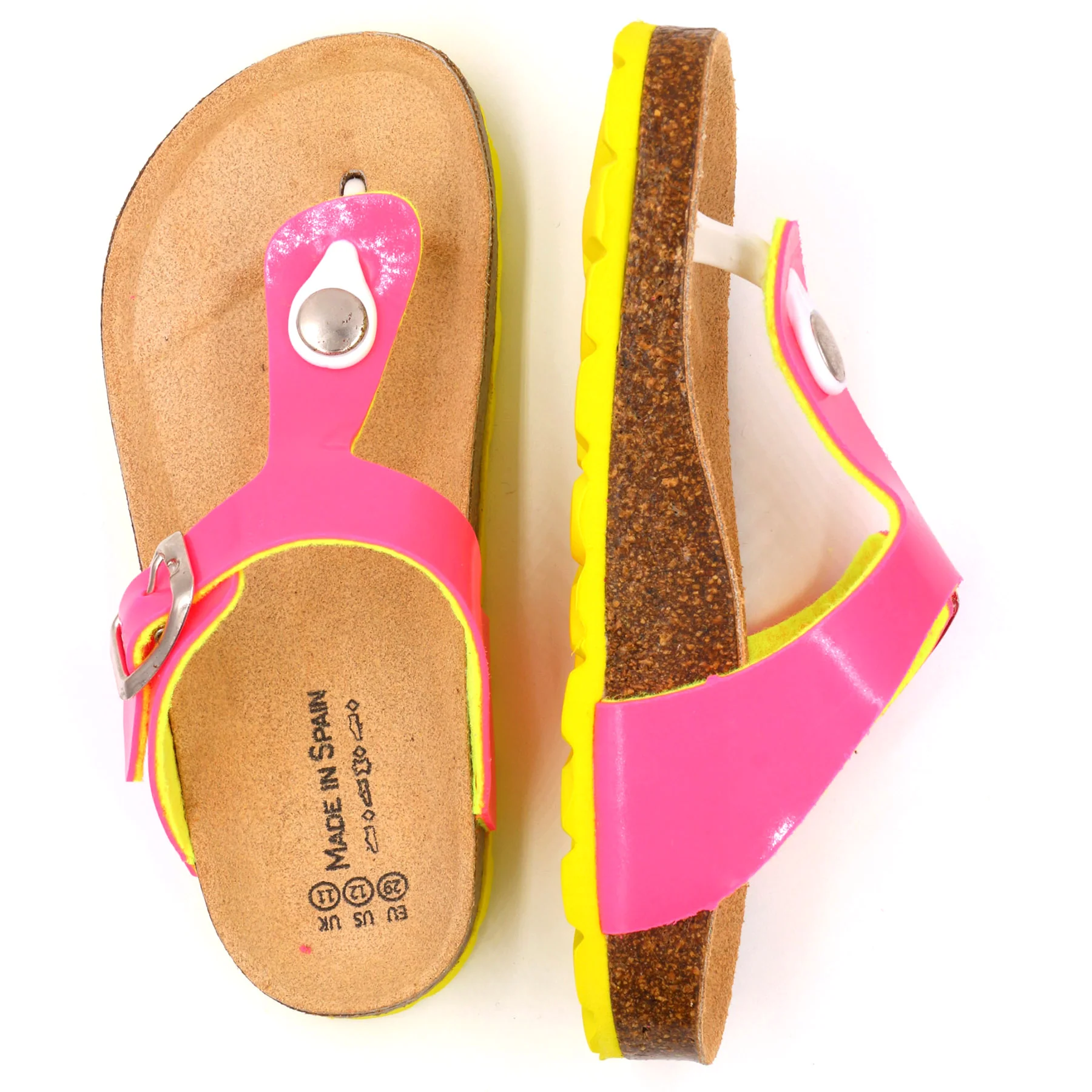 Sandálias infantis rosa com sola amarela e castanha e fivela metálica