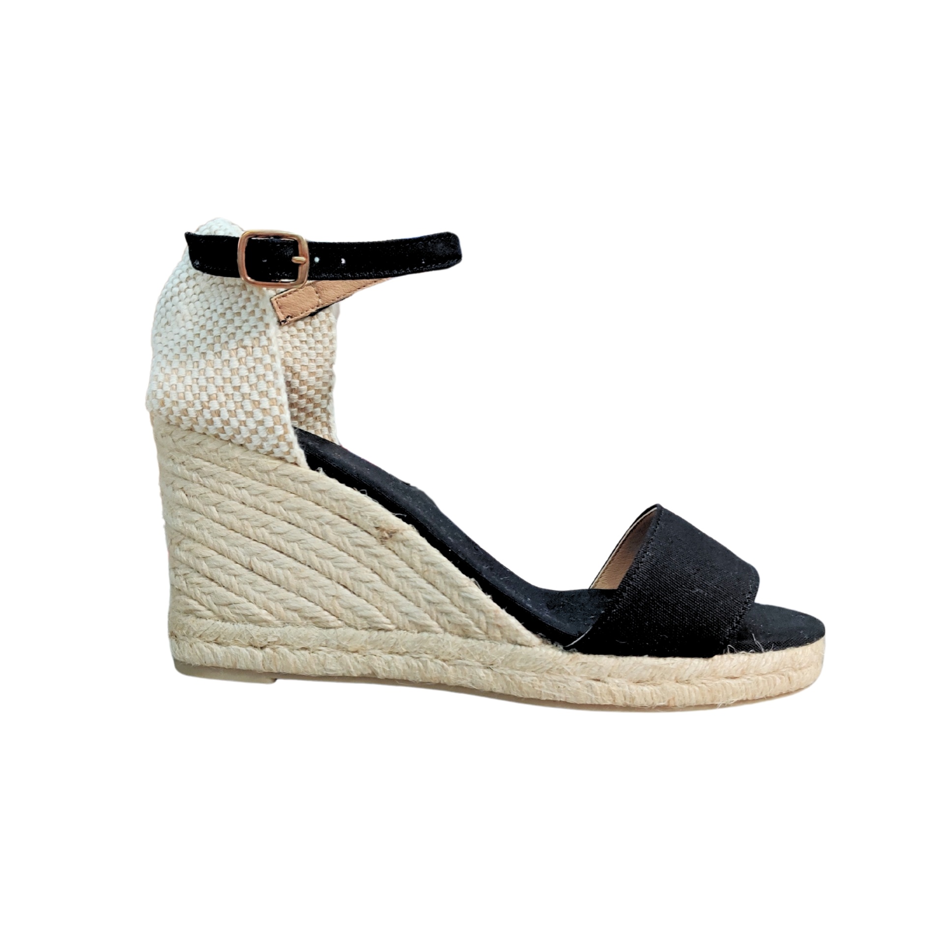 Sandália espadrille de cunha branca e preta com fivela dourada