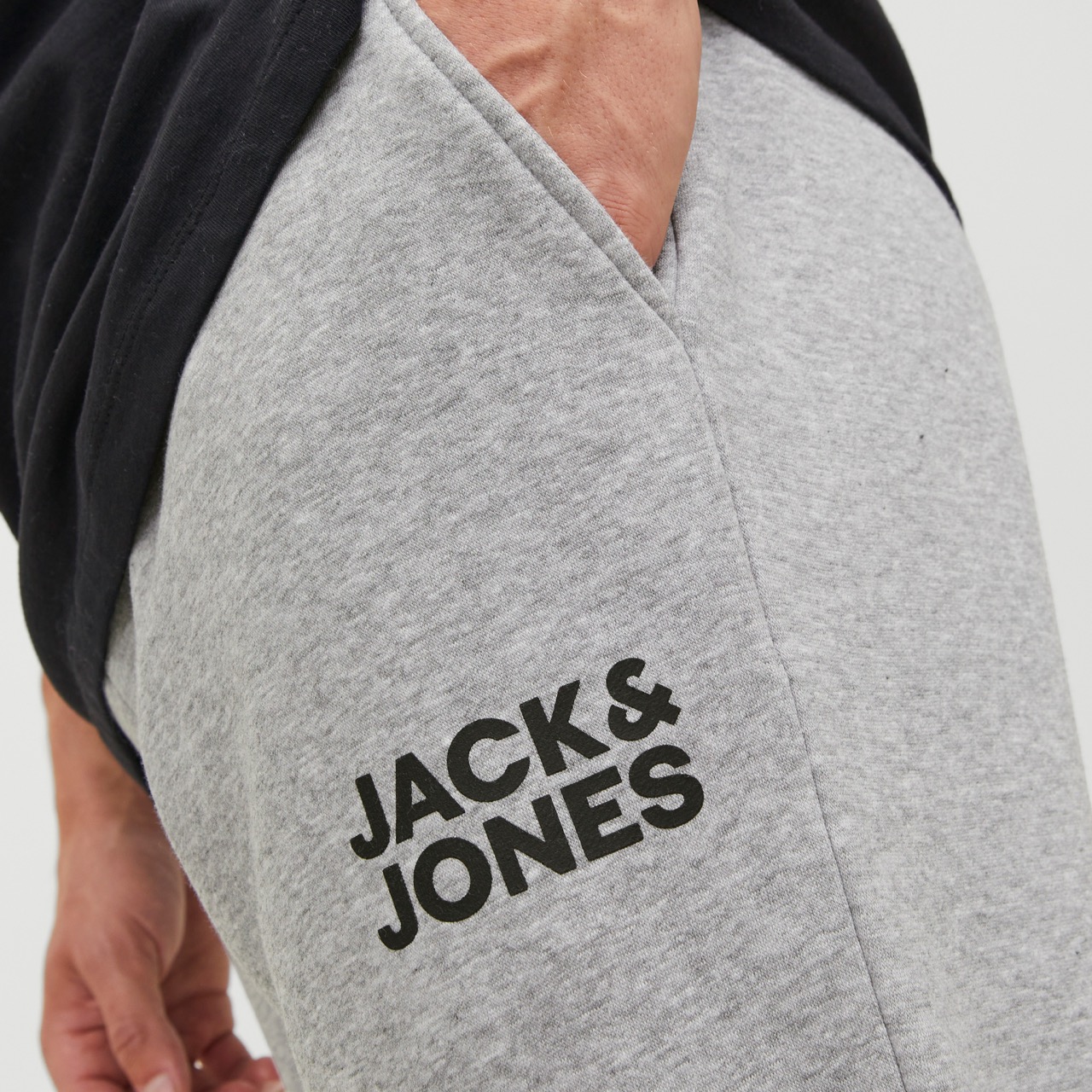 Calças cinzentas com logotipo JACK & JONES e bolso