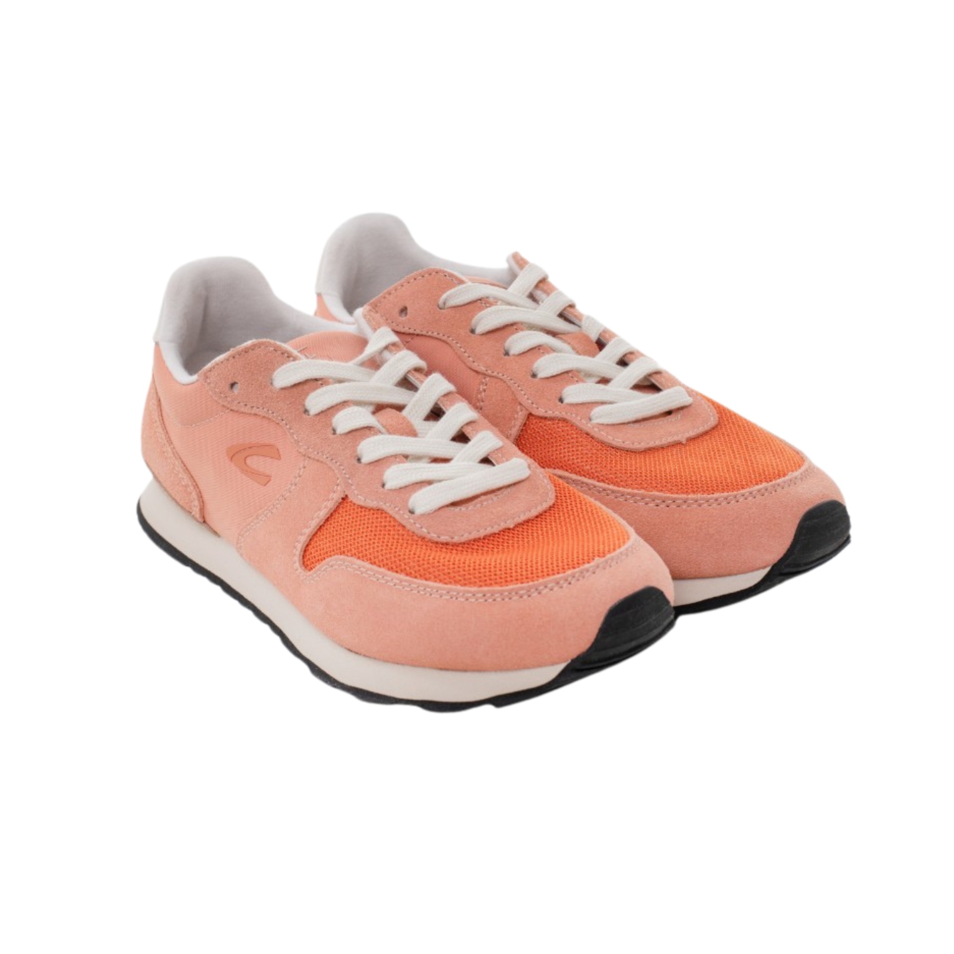 Ténis cor-de-rosa e laranja com atacadores brancos