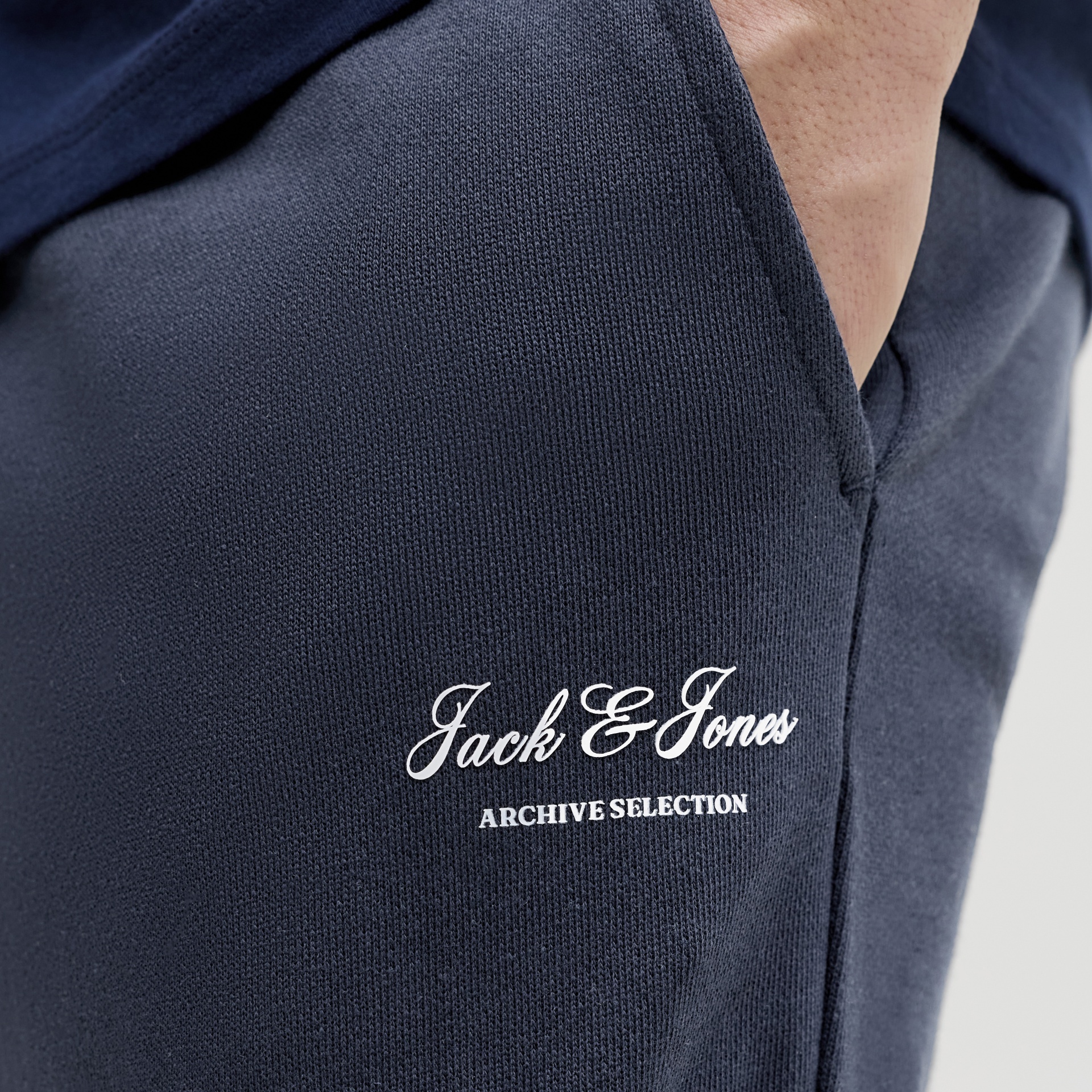 Calça ou calção azul escuro com bolso lateral e texto branco impresso Jack & Jones ARCHIVE SELECTION