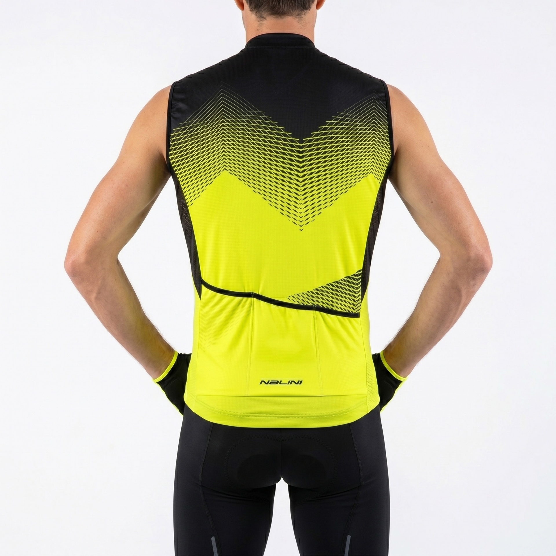 Colete sem mangas desportivo amarelo e preto com padrão geométrico e marca NALINI nas costas