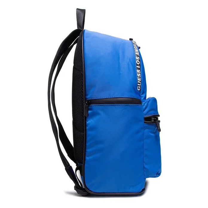 Mochila azul com fechos e alças pretas