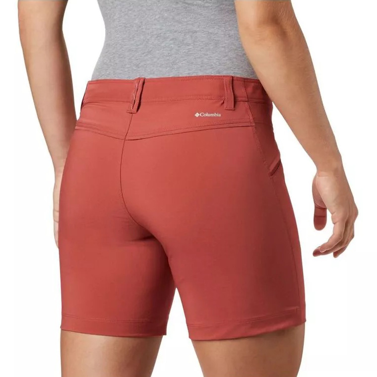 Calções femininos Columbia cor tijolo com bolso traseiro e logo