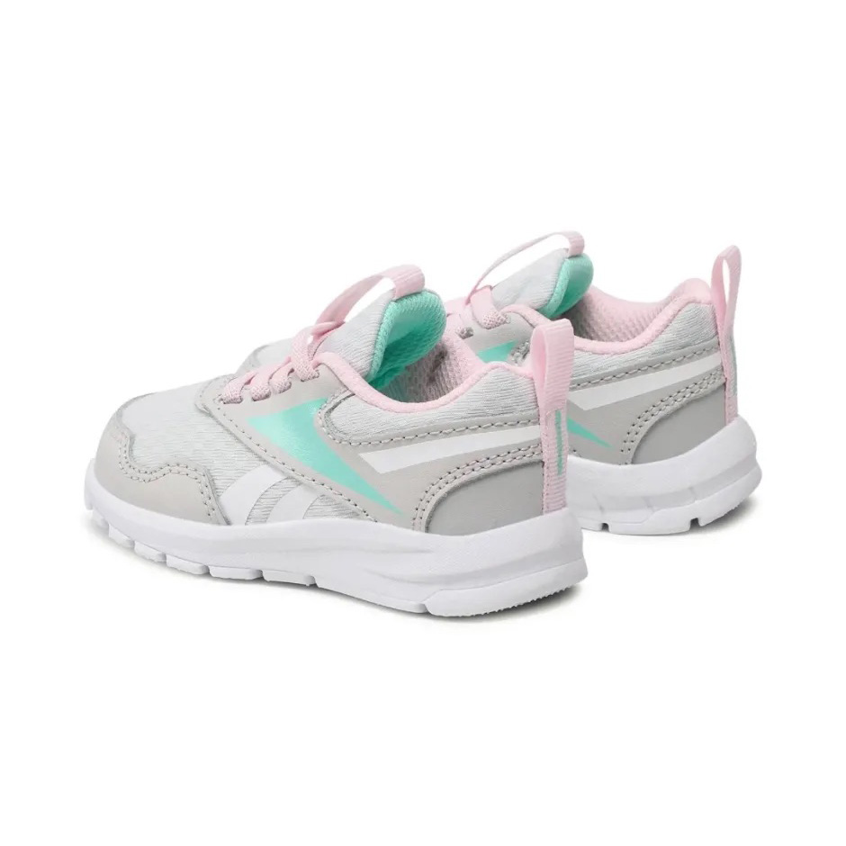 Sapatilhas infantis branco, cinza, rosa e verde água em fundo branco