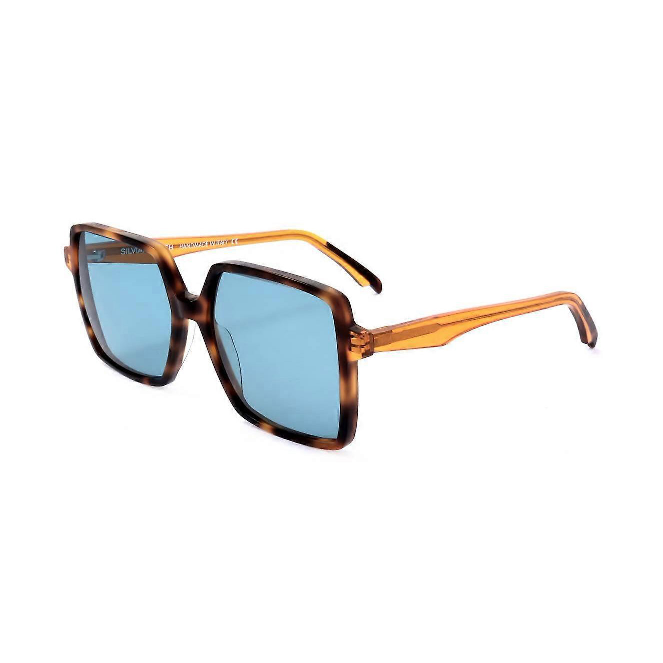 Óculos de sol com armação tartaruga e lentes azuis.