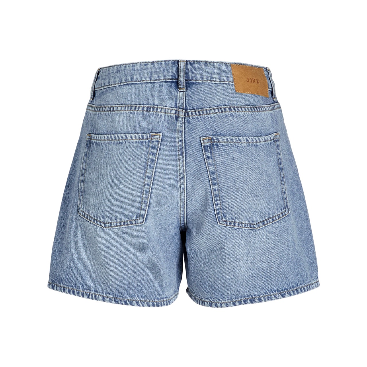 calções de ganga azul claro com dois bolsos traseiros e etiqueta LEVI'S