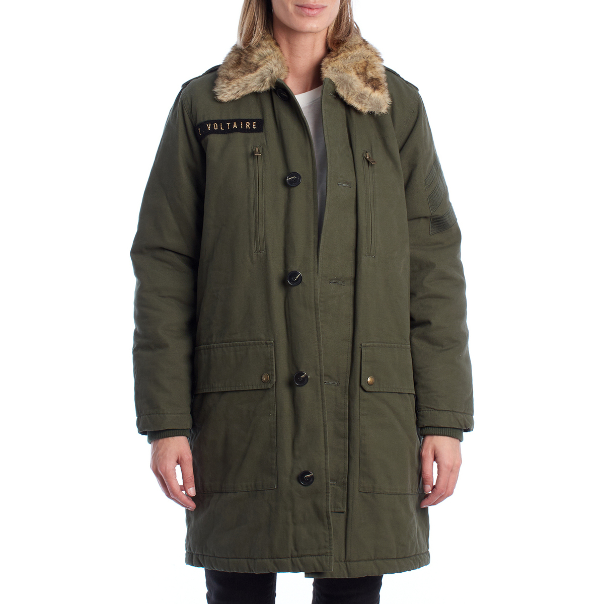 Casaco comprido verde-oliva com gola em pêlo e botões pretos