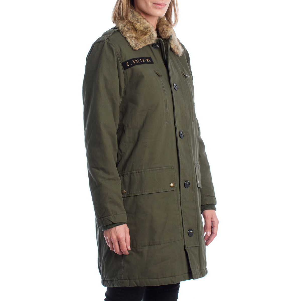 Casaco comprido verde-oliva com gola de pelo sintético castanho e botões pretos