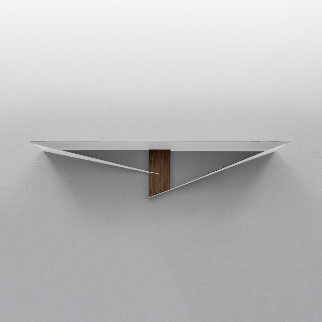 Prateleira de parede triangular branca com suporte de madeira
