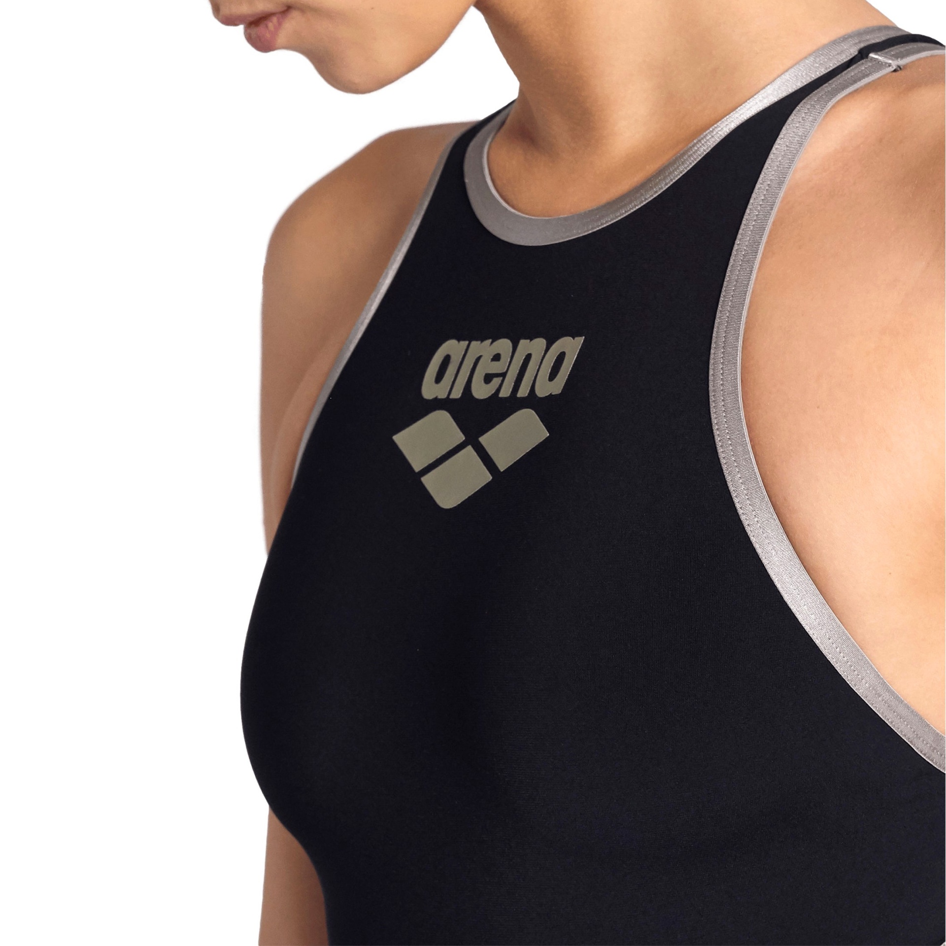 Fato de banho preto com remate prateado e logotipo arena