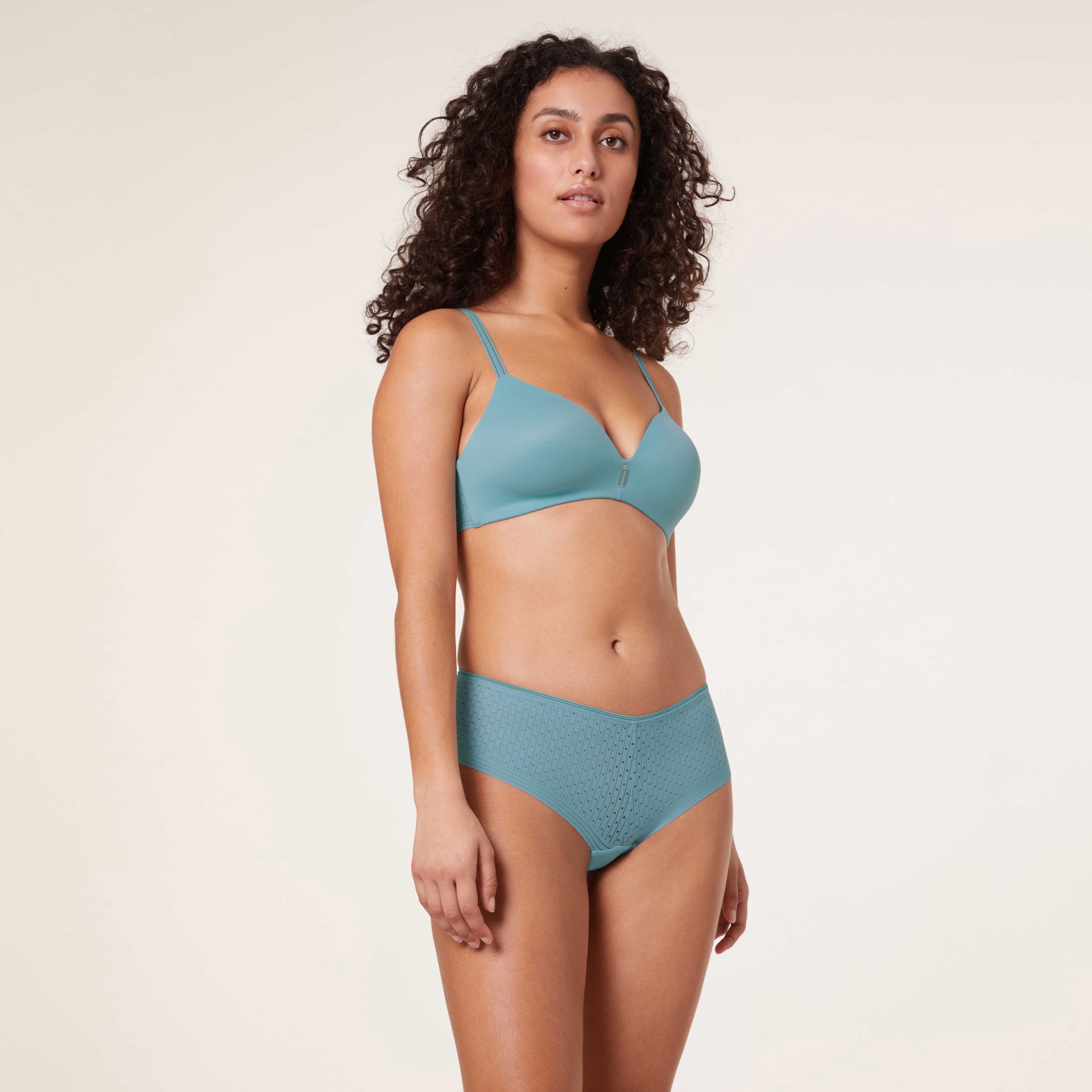 Conjunto de lingerie azul turquesa com soutien e cuecas