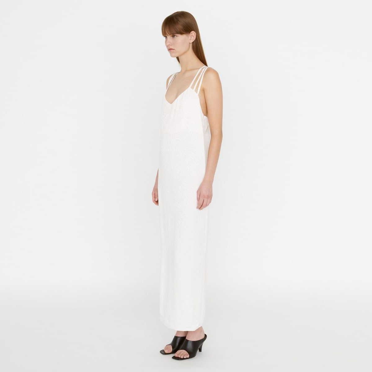 Vestido comprido branco de tecido liso com alças finas duplas