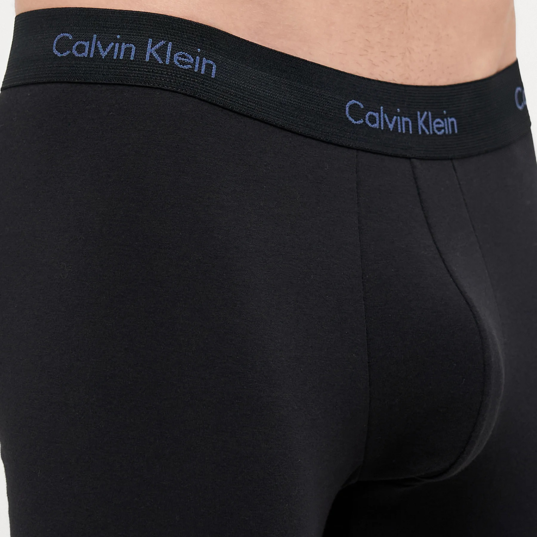Cuecas masculinas pretas com cintura elástica preta com logo Calvin Klein azul