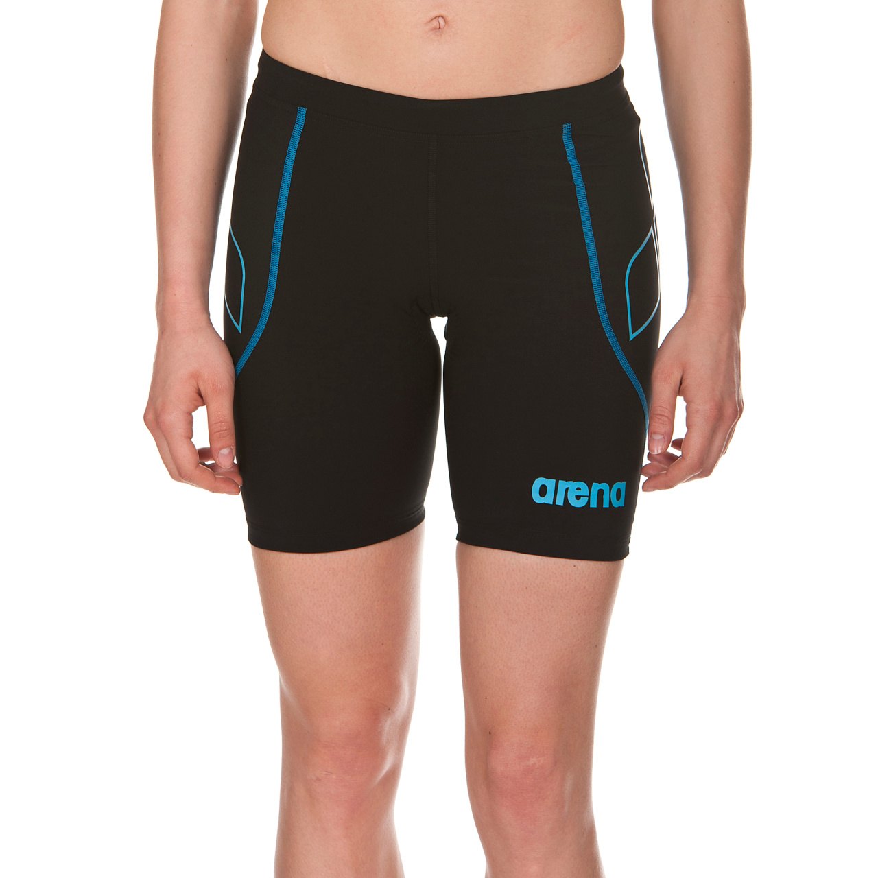 Calções desportivos pretos com detalhes azuis, com o logo ARENA na perna direita.