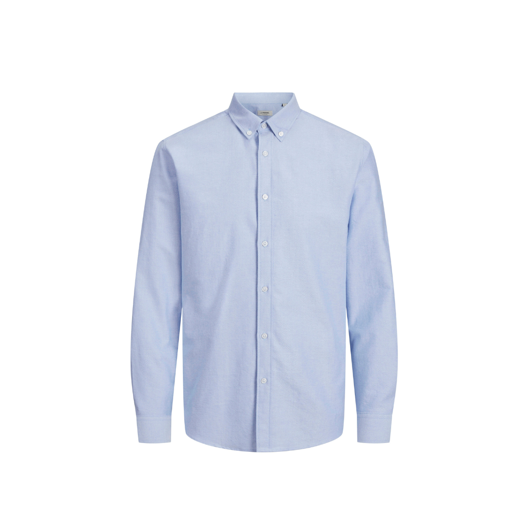 Camisa azul clara de manga comprida com botões