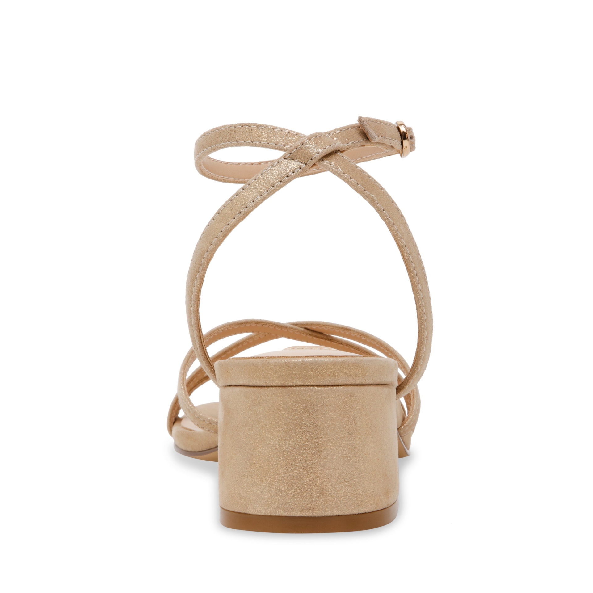 Sandália bege salto baixo com tiras finas cruzadas e fecho metálico