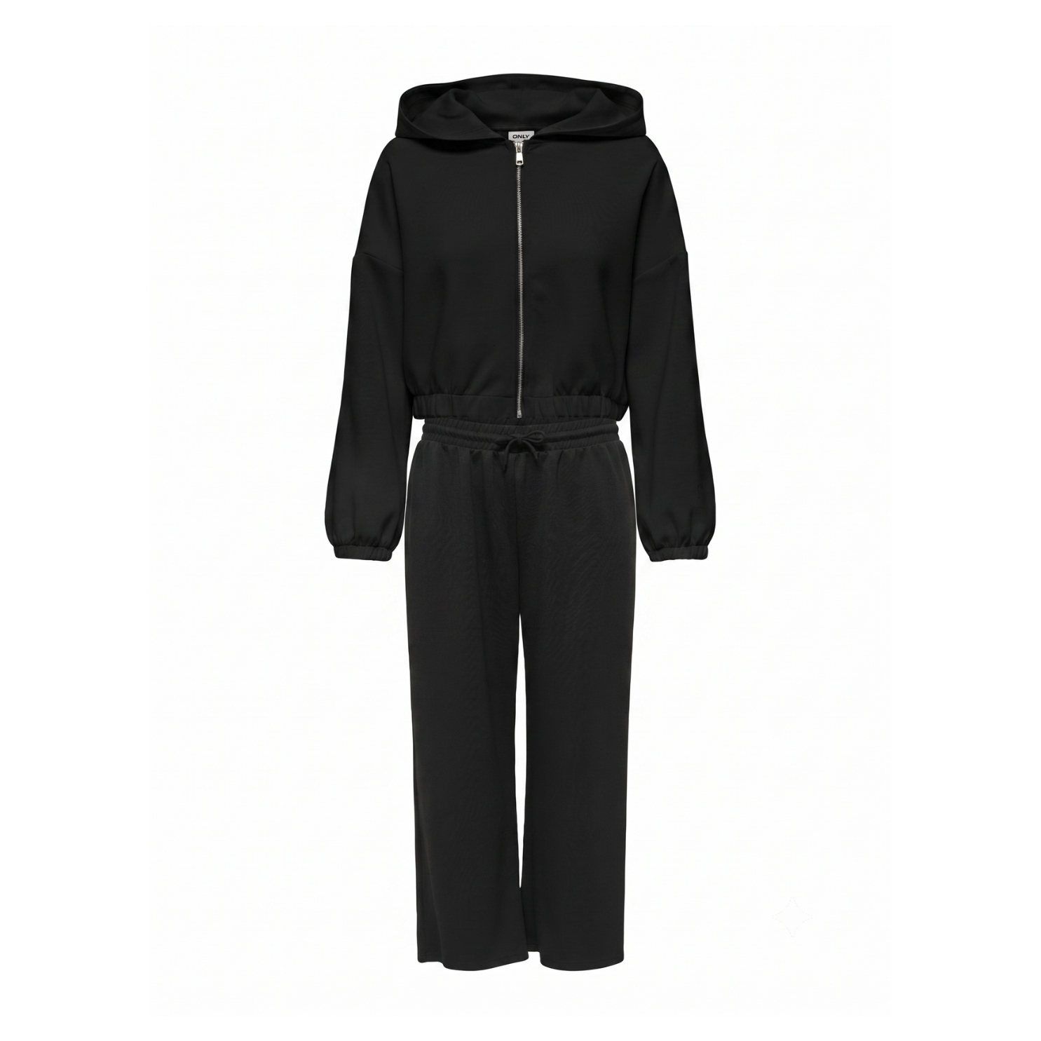 Conjunto preto com casaco de capuz e calças largas