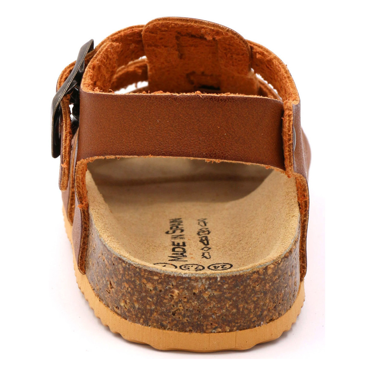 Sandália castanha com sola de cortiça e fivela preta vista por trás