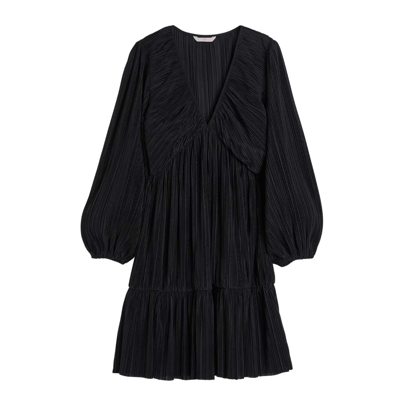 Vestido curto preto plissado com mangas compridas bufantes