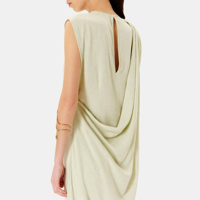 Vestido bege claro drapeado nas costas