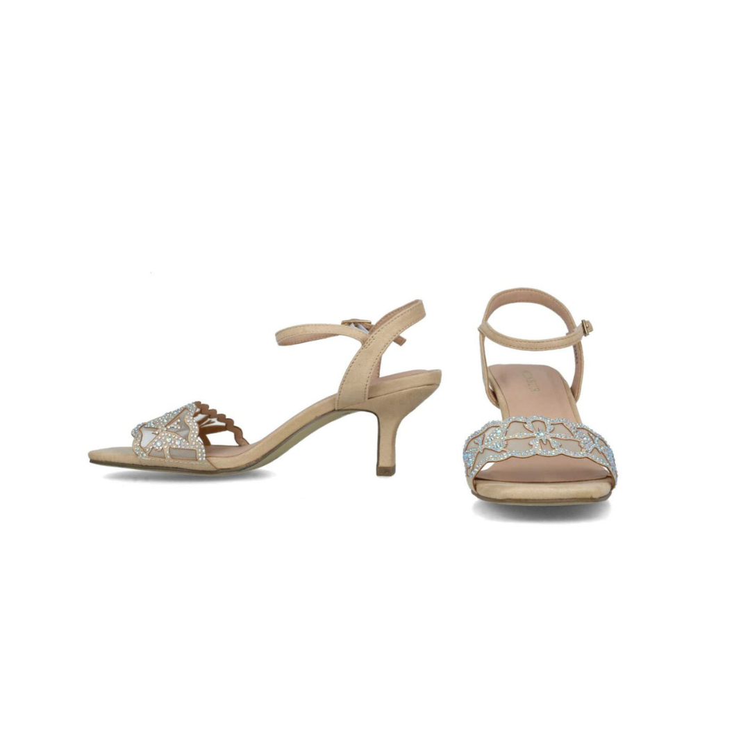 Sandálias nude com tiras de contas prateadas e salto médio