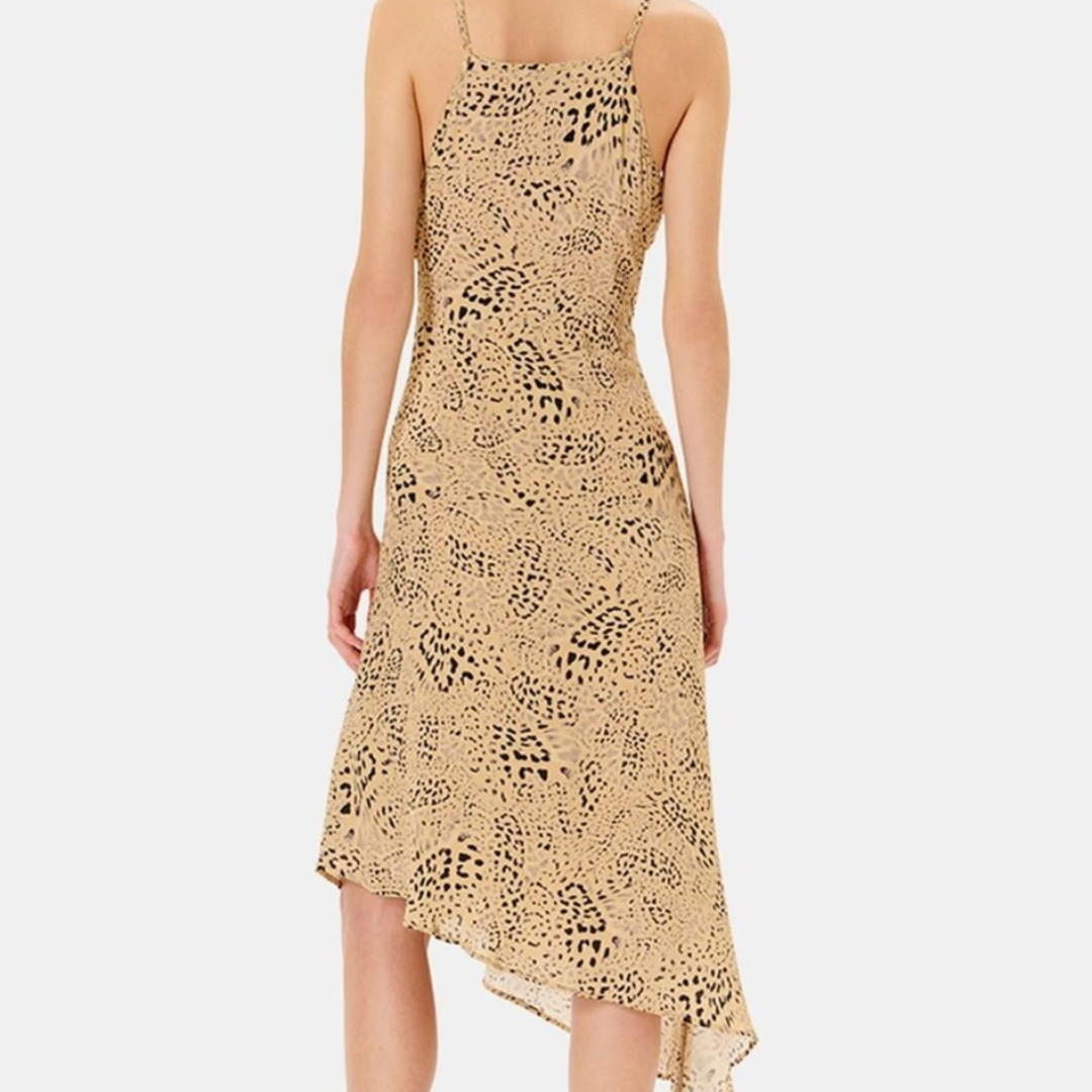 Vestido feminino com padrão animal print bege e preto e alças finas