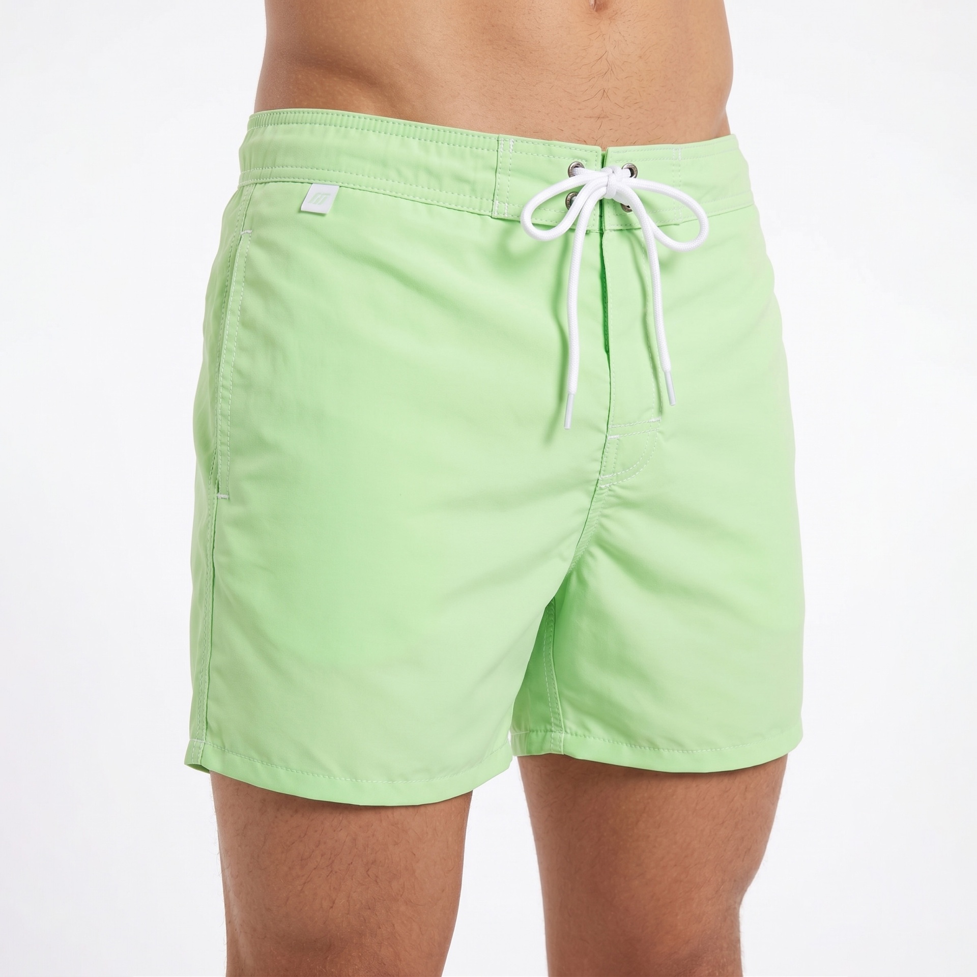 Calções de banho masculinos verdes claros com cordão branco