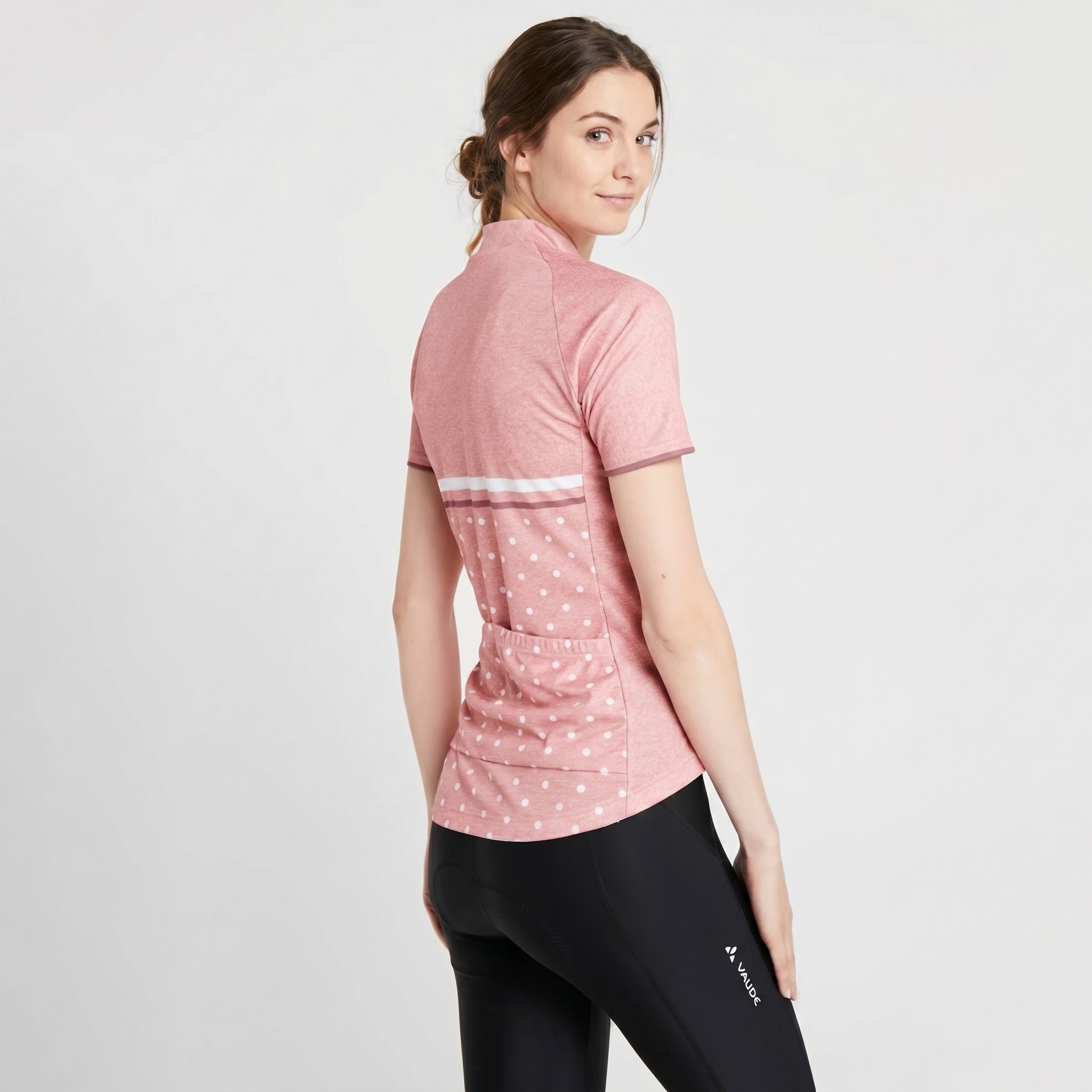 Camisa ciclismo rosa com bolinhas e calças pretas para mulher