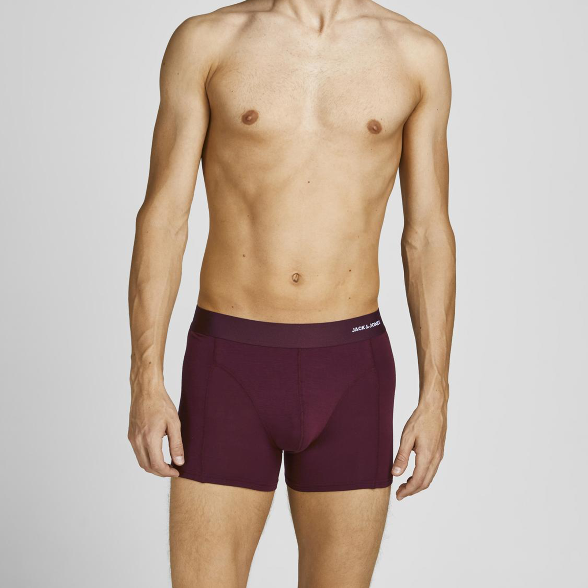 Cuecas boxeur vinho com cós roxo escuro e texto JACK JONES em modelo masculino