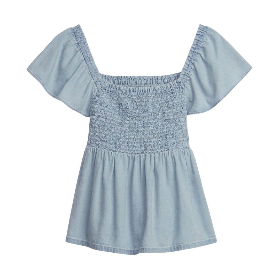 T-shirt feminina azul claro com textura franzida e mangas curtas largas