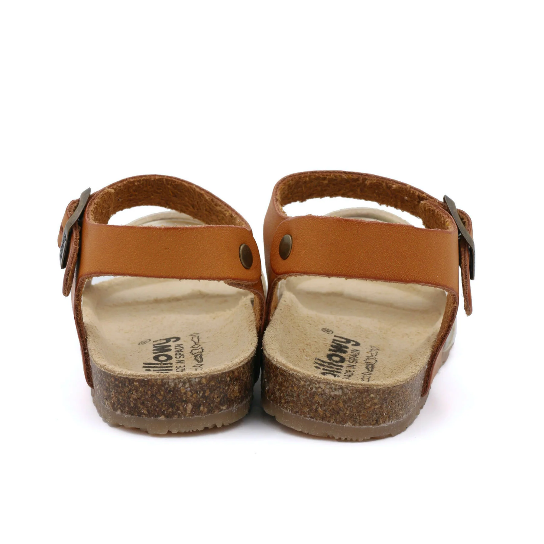 par de sandálias castanhas de couro com sola de cortiça vista de trás