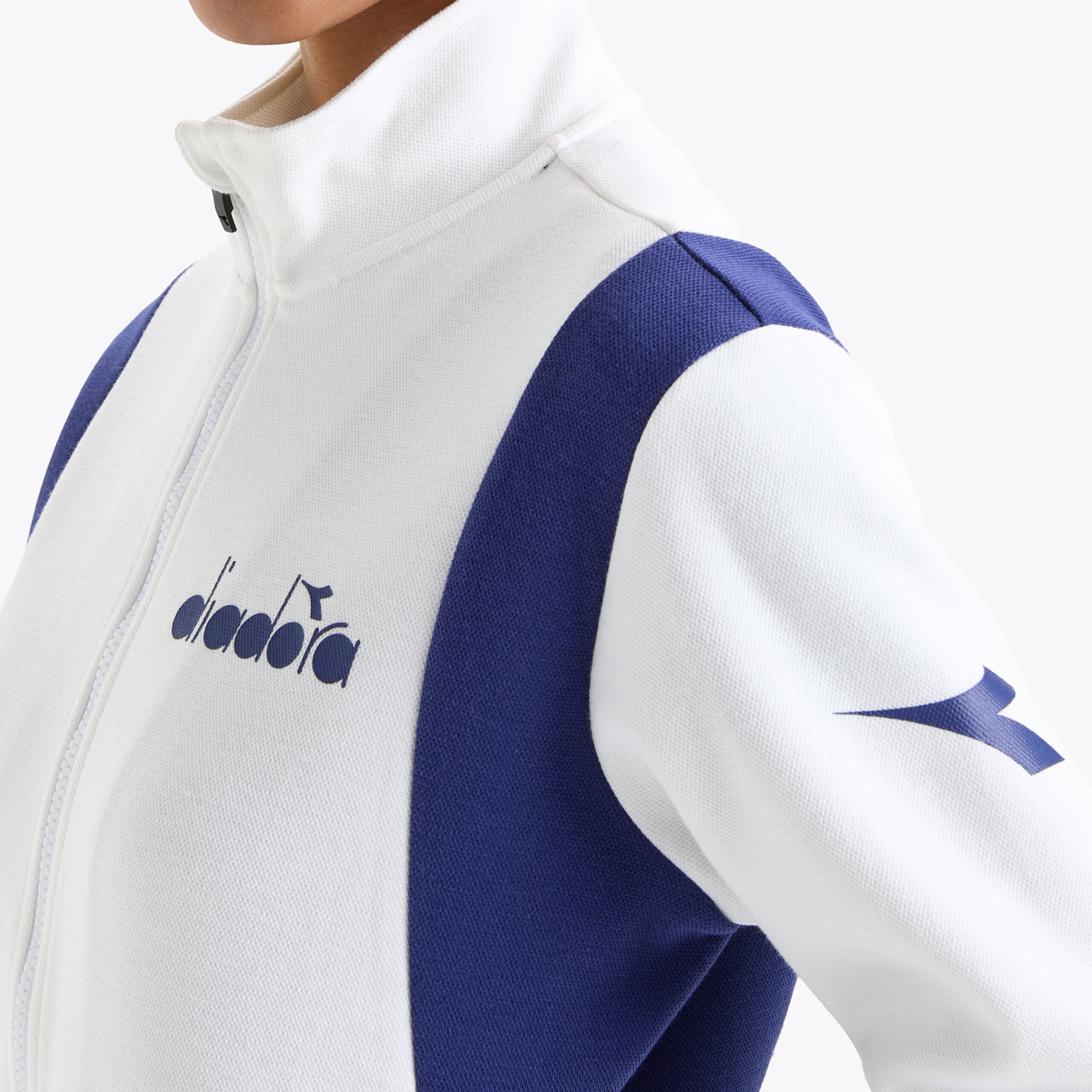 Casaco de malha desportivo branco e azul com fecho e logótipos
