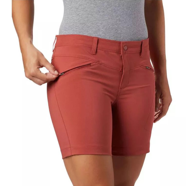 Shorts terracota com bolsos com fecho e cós com passadores