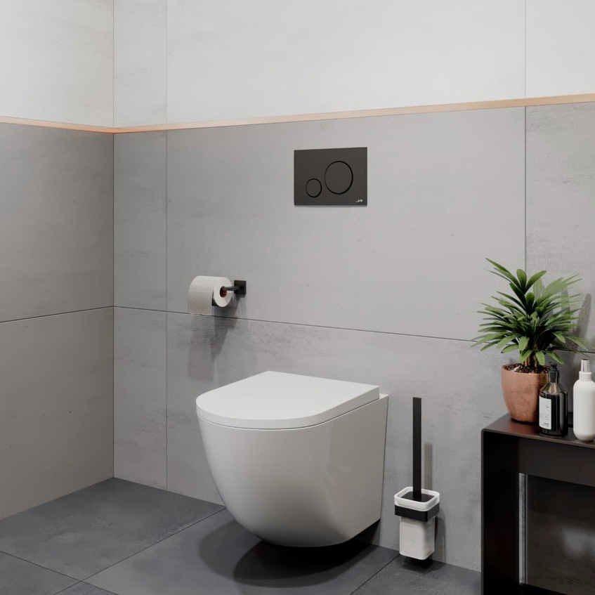 Sanitário suspenso branco numa casa de banho com botão de descarga preto e acessórios